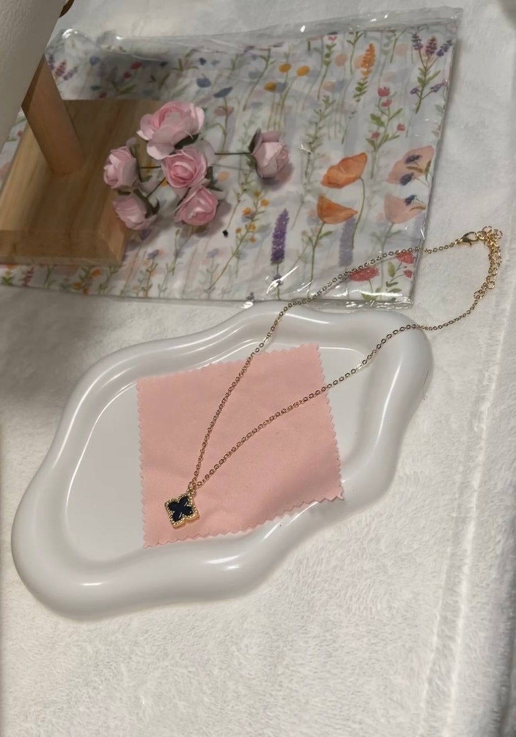 Stylish And Easy Four-Leaf Clover Necklace for Women - Featuring a Golden-Tone Metal Chain