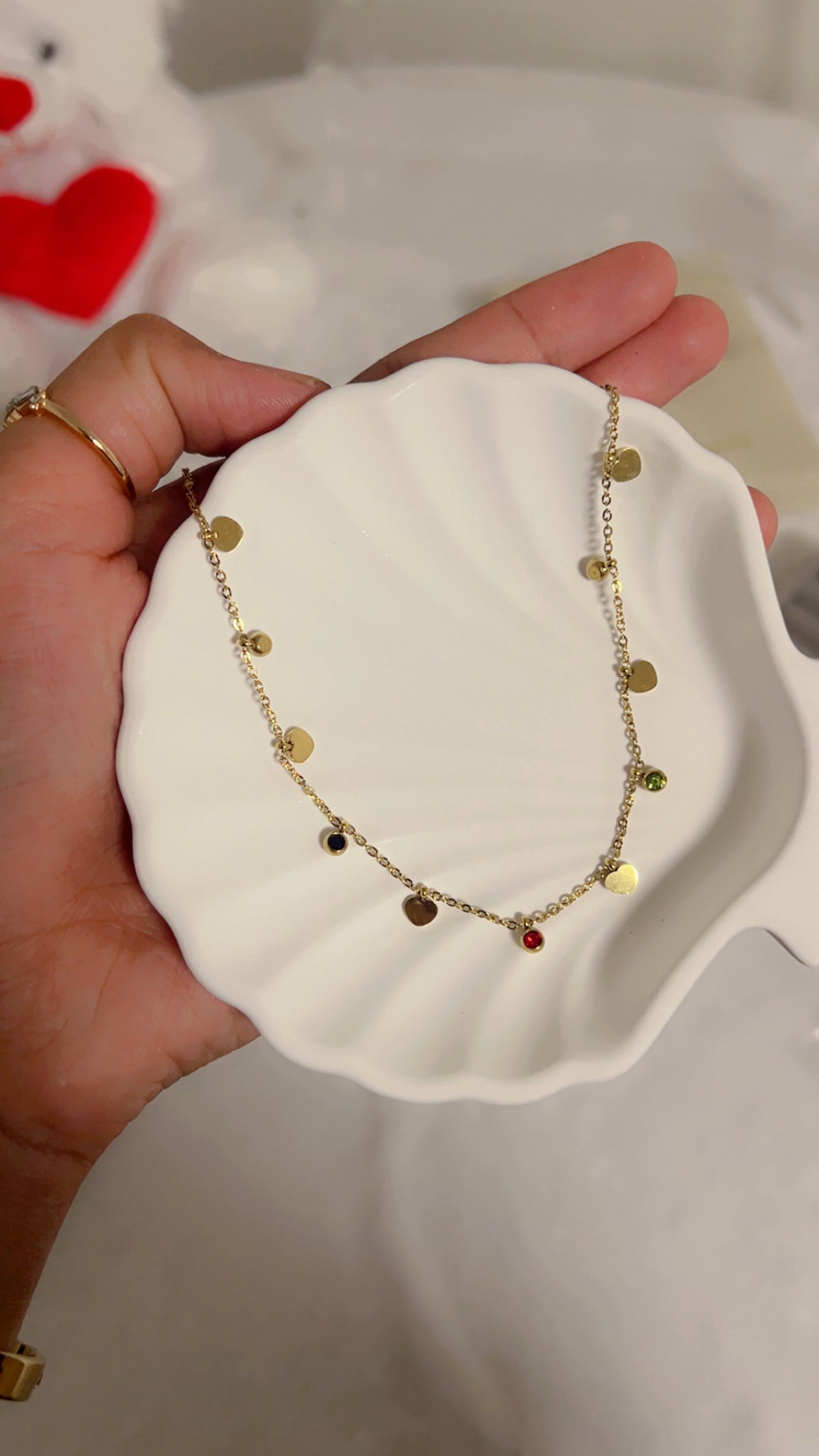 Beautiful necklace with different colors stone