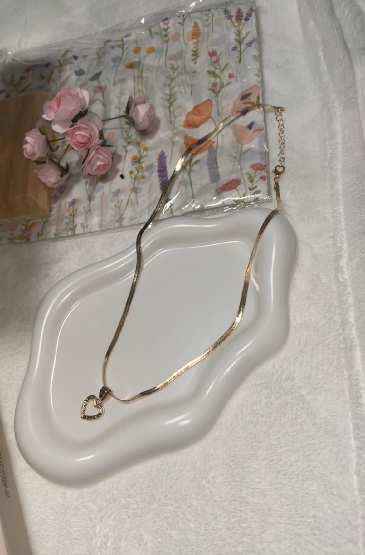 Golden Heart Elegance Necklace