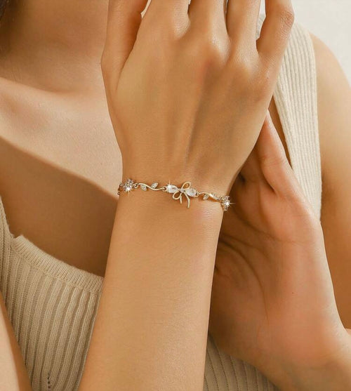 1pc High Quality Shiny Zirconia
Tennis Bracelet With Flower & Leaf
Unique Design